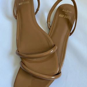 Aldo size 8 nude flats